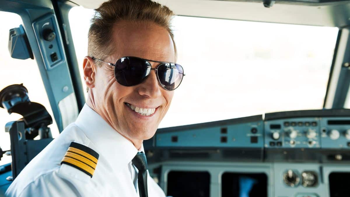 Can Pilots Wear Polarized Sunglasses